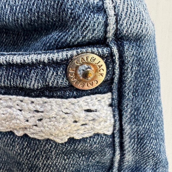 NWOT Cat & Jack 4T Girls Blue Denim Shorts with White Lace - Picture 4 of 6